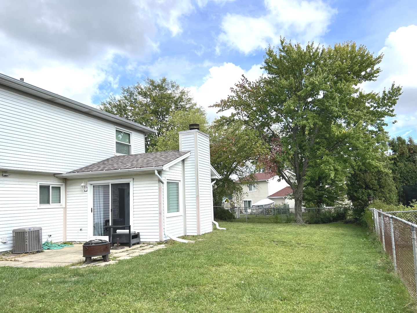 1669 Cape Breton Court, Hoffman Estates, IL 60192