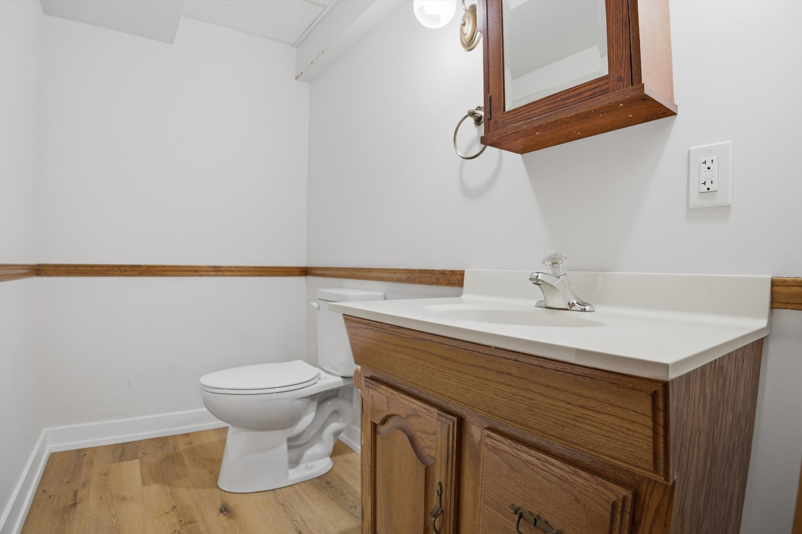 25 Devonshire Circle, Elgin, IL 60123