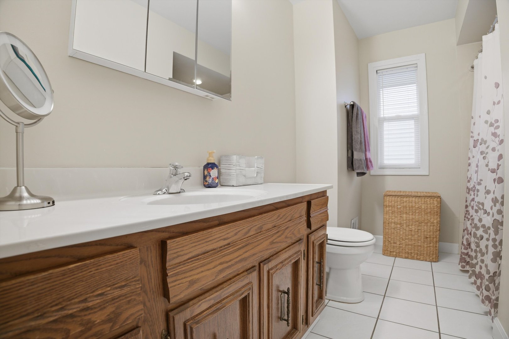 25 Devonshire Circle, Elgin, IL 60123