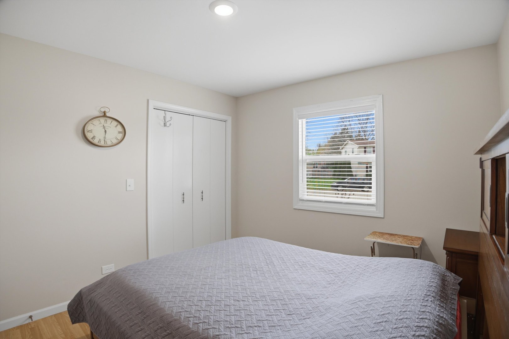 25 Devonshire Circle, Elgin, IL 60123