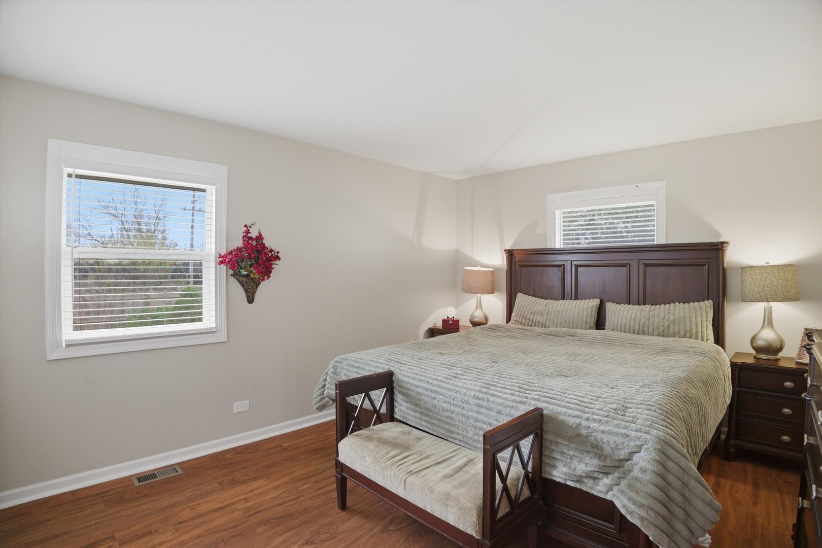 25 Devonshire Circle, Elgin, IL 60123