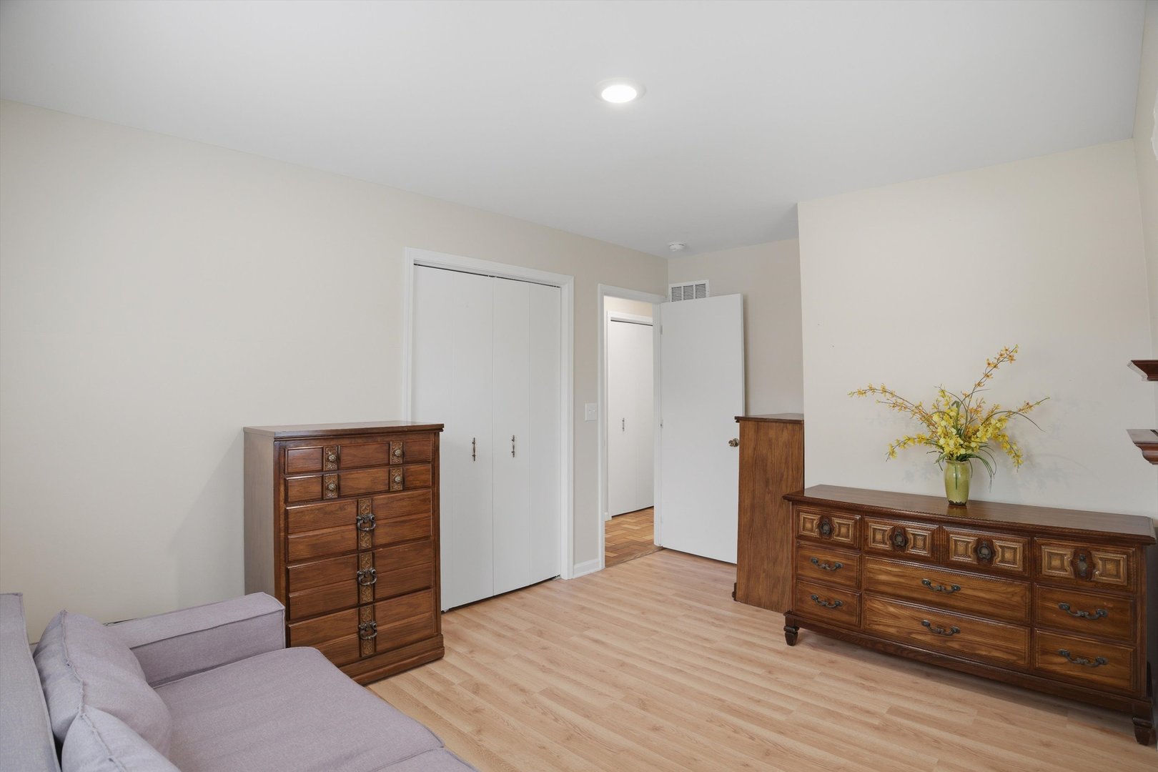 25 Devonshire Circle, Elgin, IL 60123