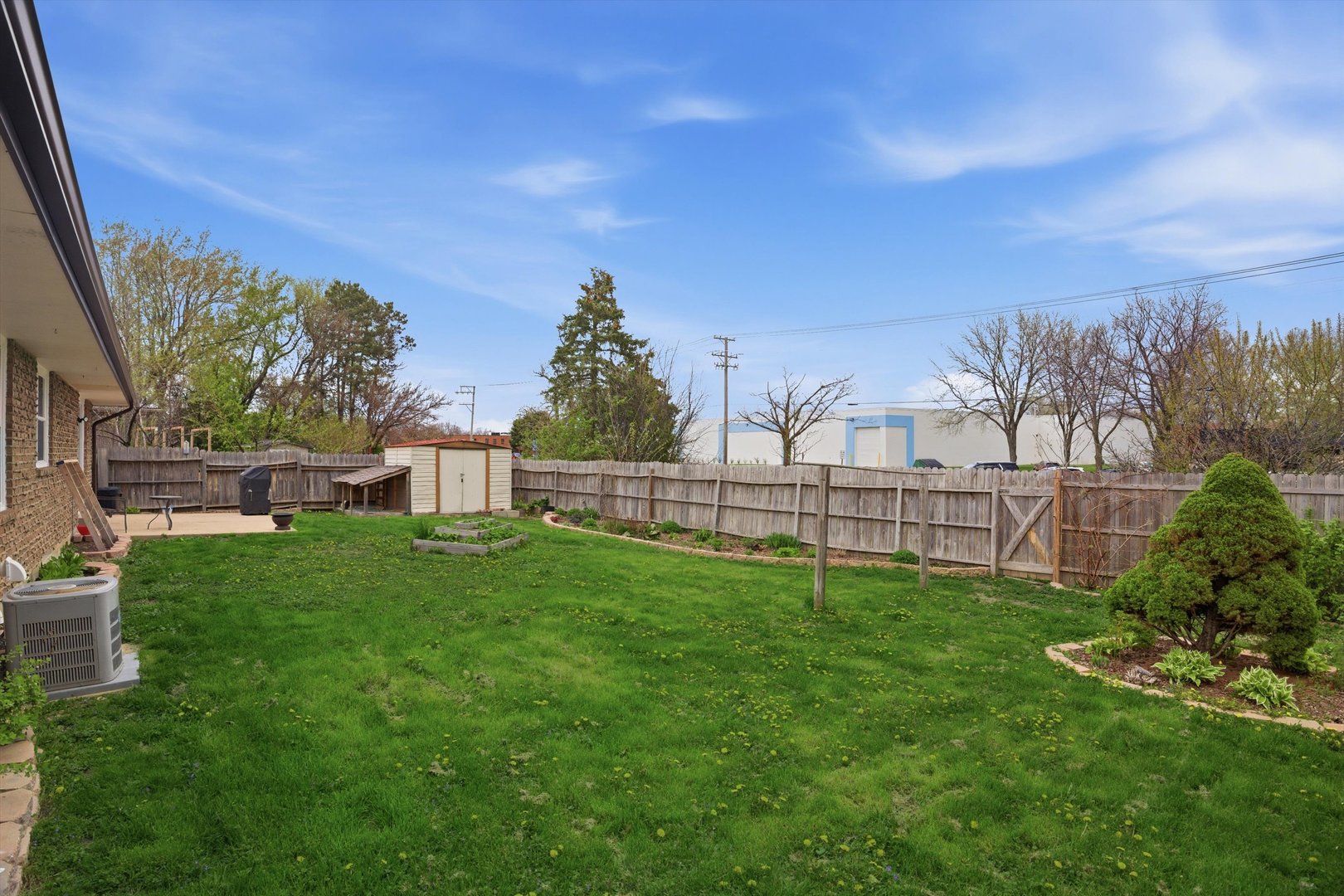 25 Devonshire Circle, Elgin, IL 60123