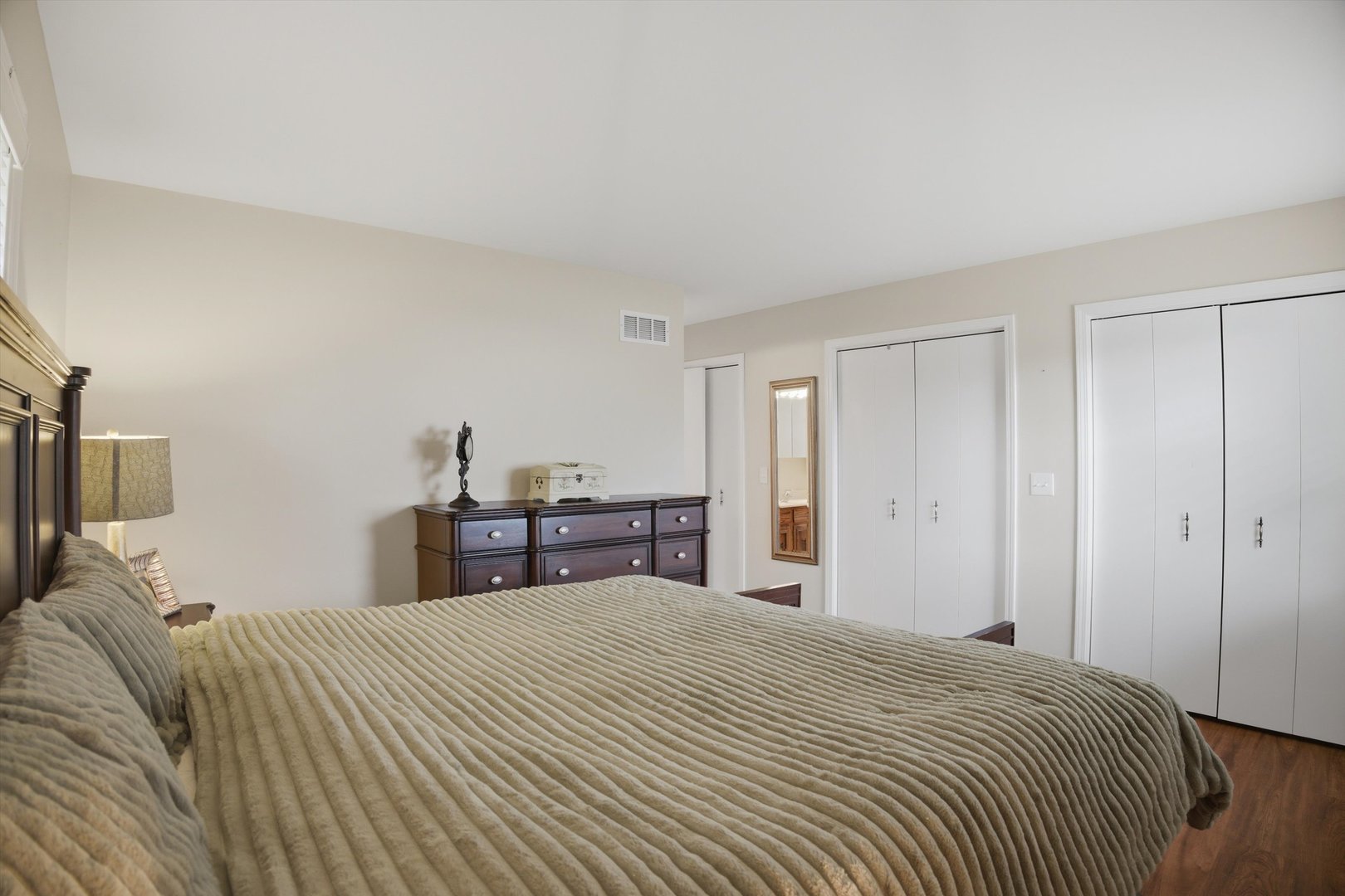 25 Devonshire Circle, Elgin, IL 60123