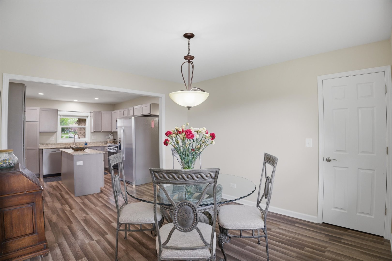 25 Devonshire Circle, Elgin, IL 60123