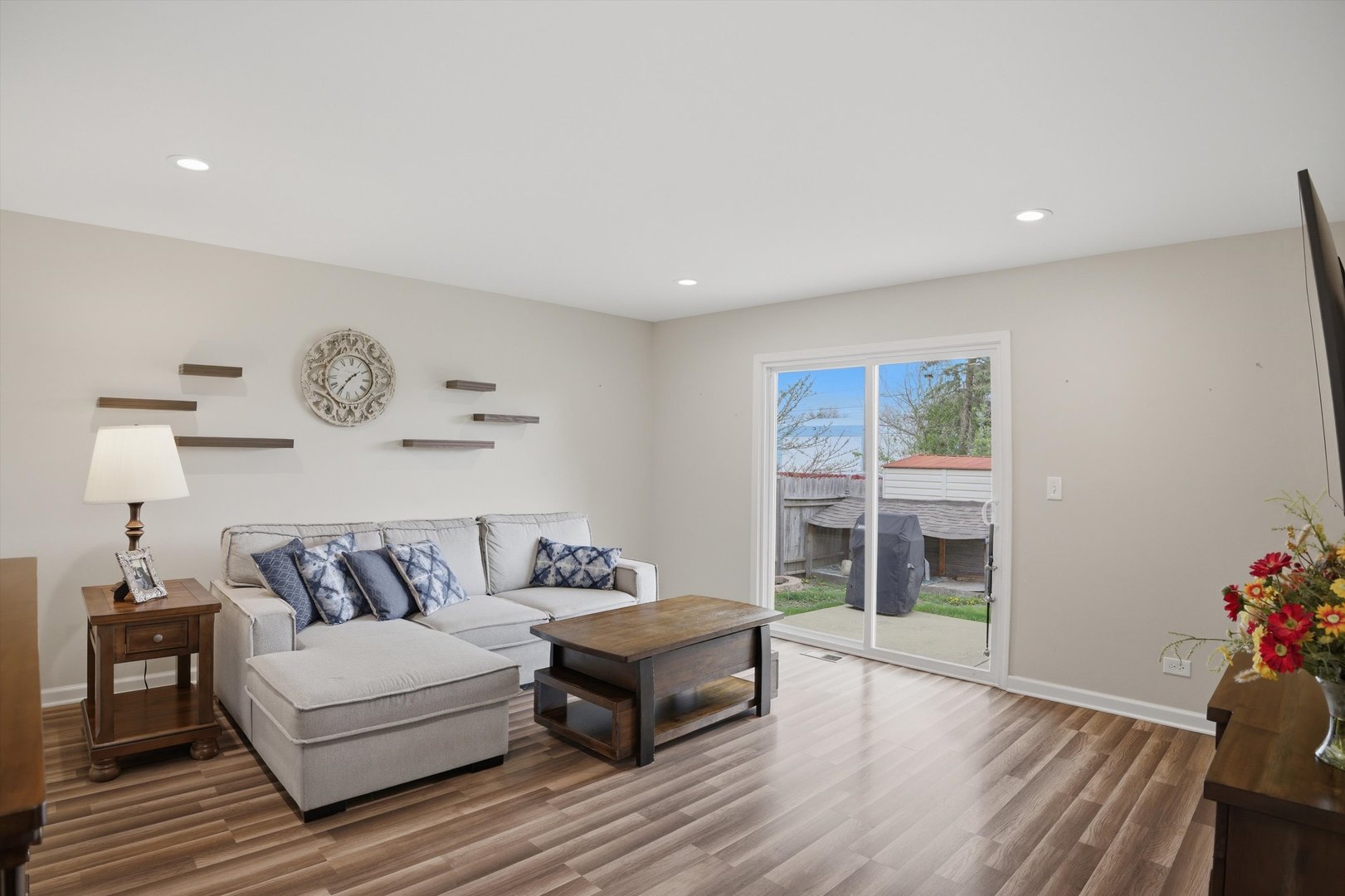 25 Devonshire Circle, Elgin, IL 60123