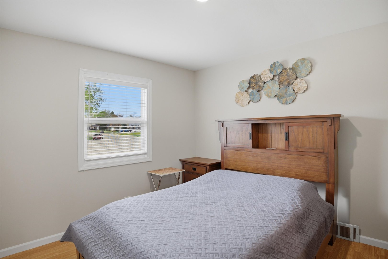 25 Devonshire Circle, Elgin, IL 60123