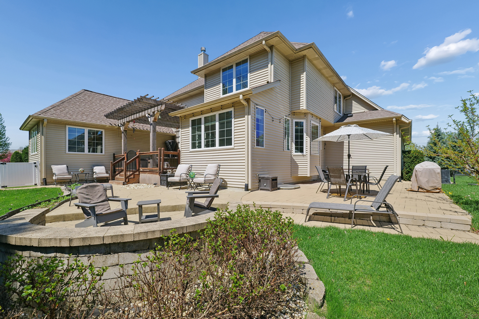 26009 W Stewart Ridge Drive, Plainfield, IL 60585