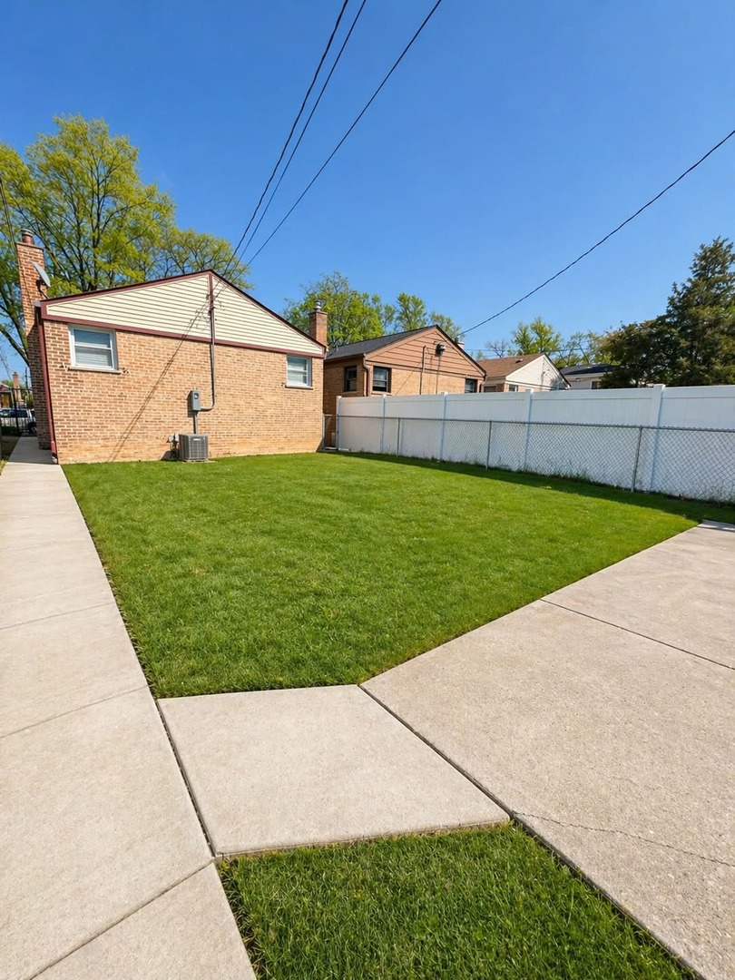 4540 S Leclaire Avenue, Chicago, IL 60638