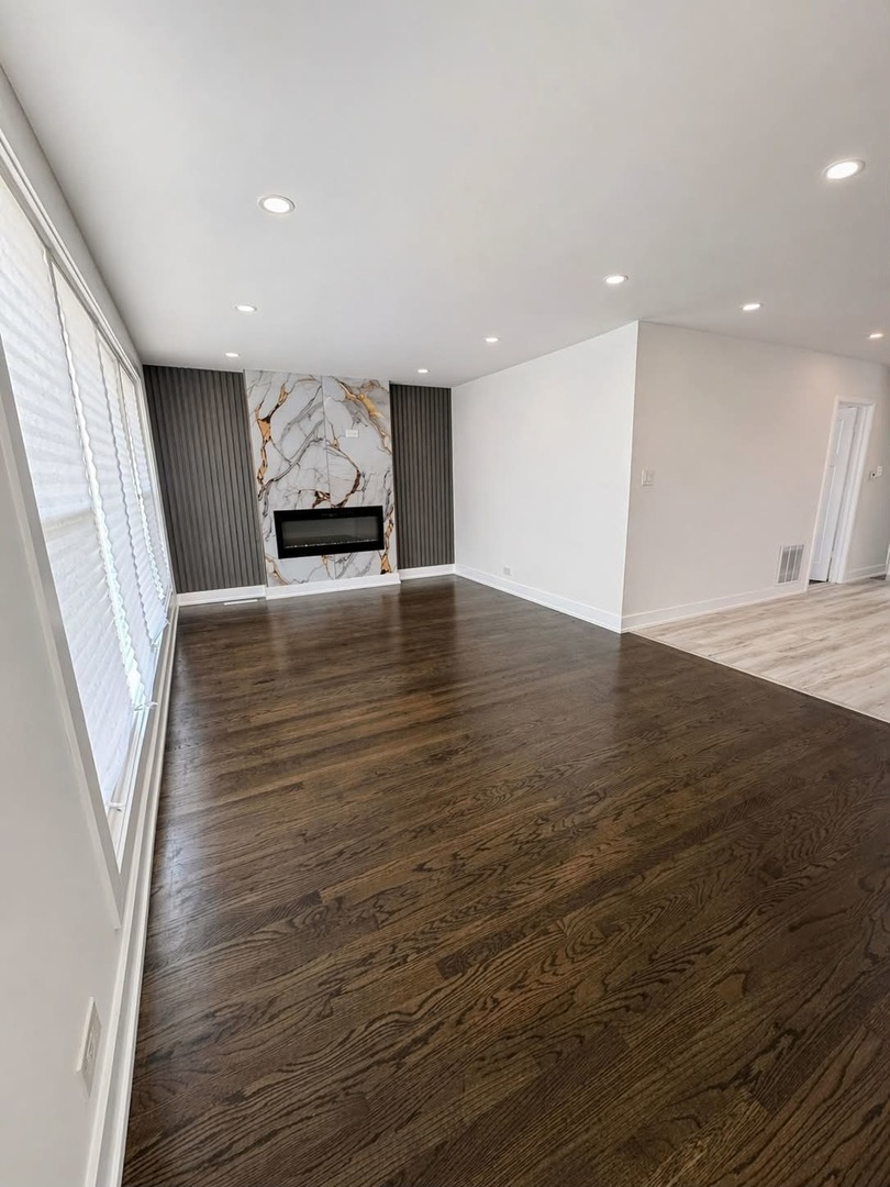 4540 S Leclaire Avenue, Chicago, IL 60638