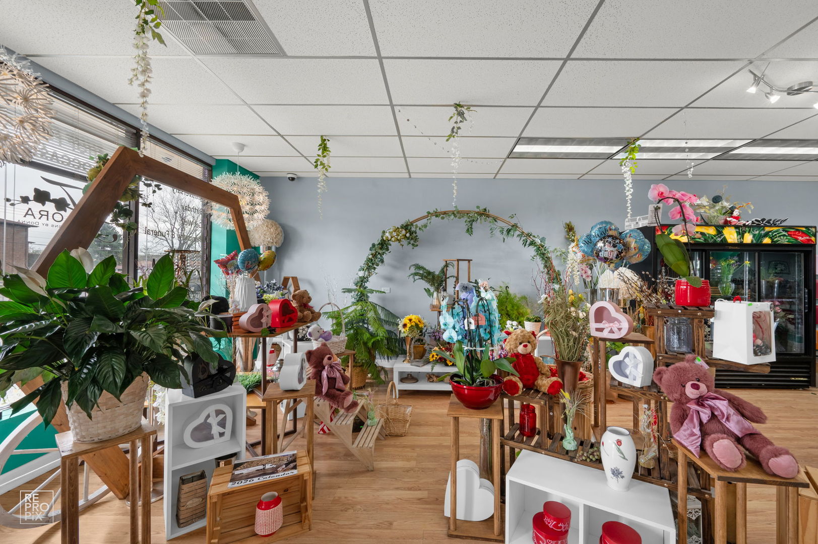 10502 S Roberts Road, Palos Hills, IL 60465