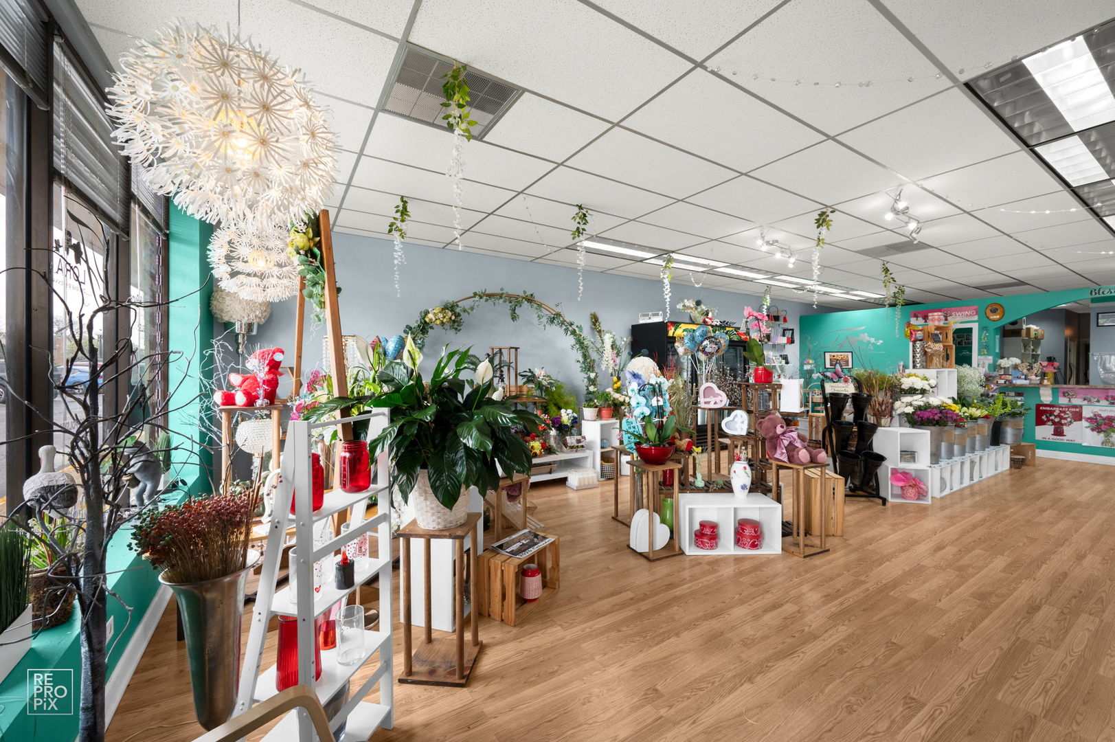 10502 S Roberts Road, Palos Hills, IL 60465