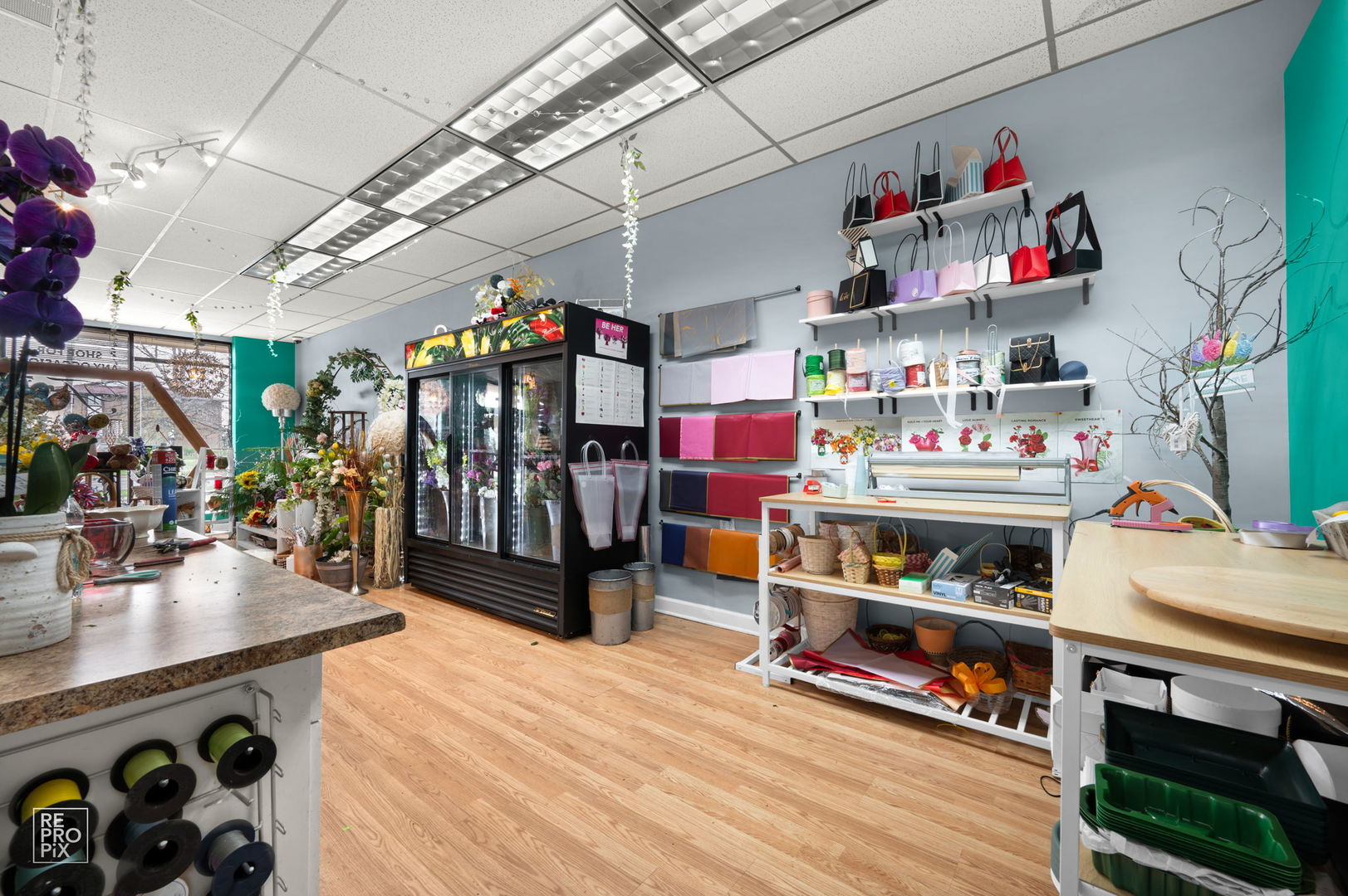 10502 S Roberts Road, Palos Hills, IL 60465