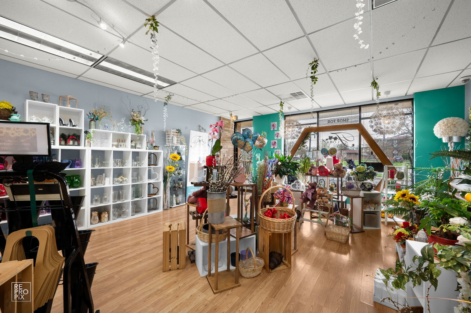 10502 S Roberts Road, Palos Hills, IL 60465