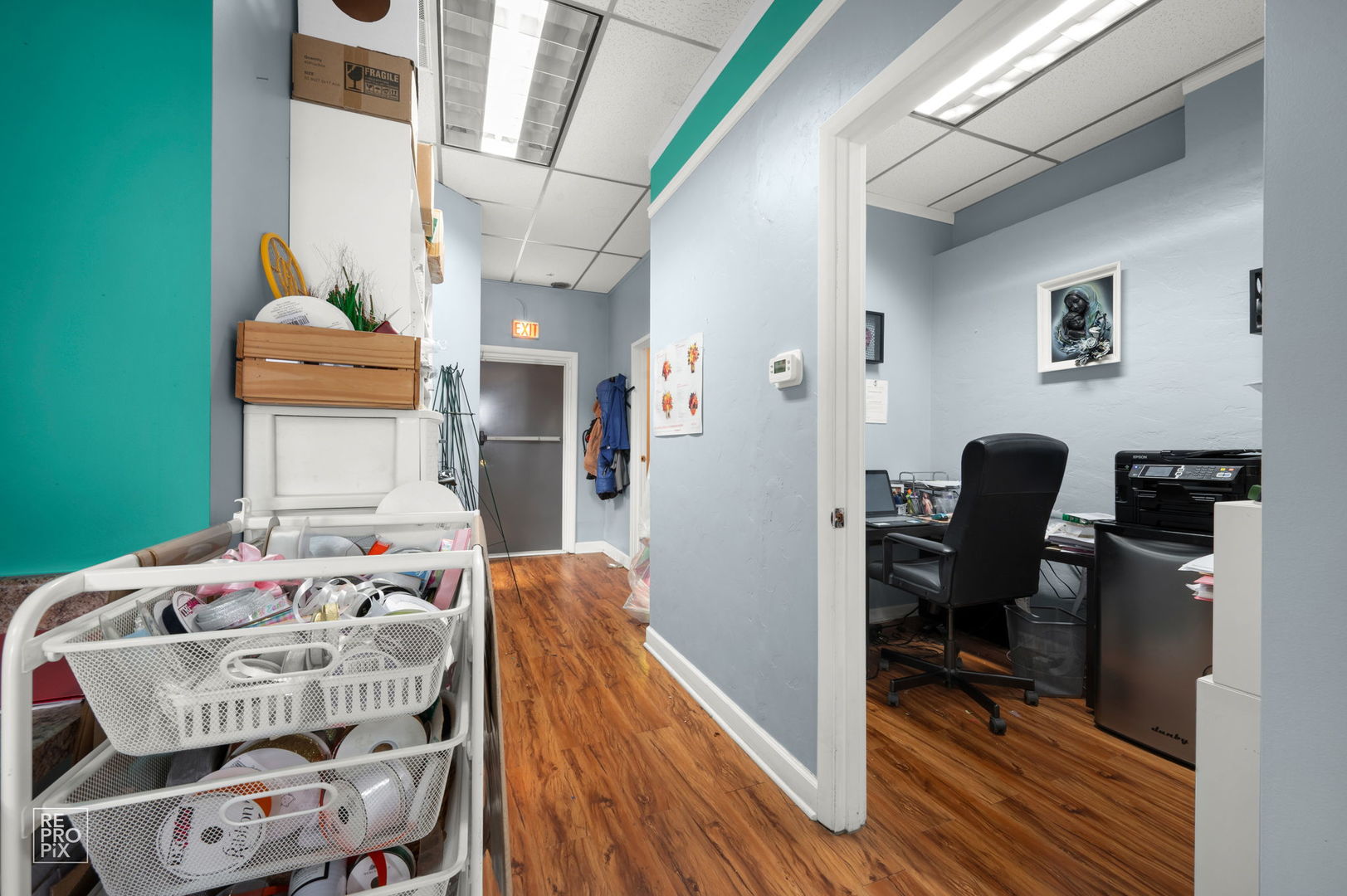 10502 S Roberts Road, Palos Hills, IL 60465