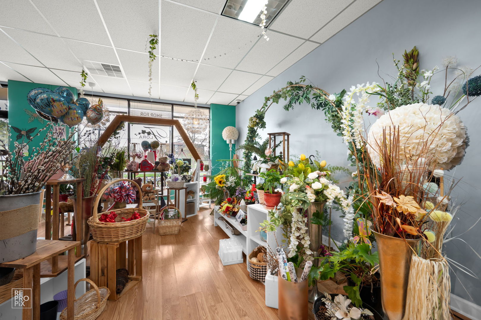 10502 S Roberts Road, Palos Hills, IL 60465