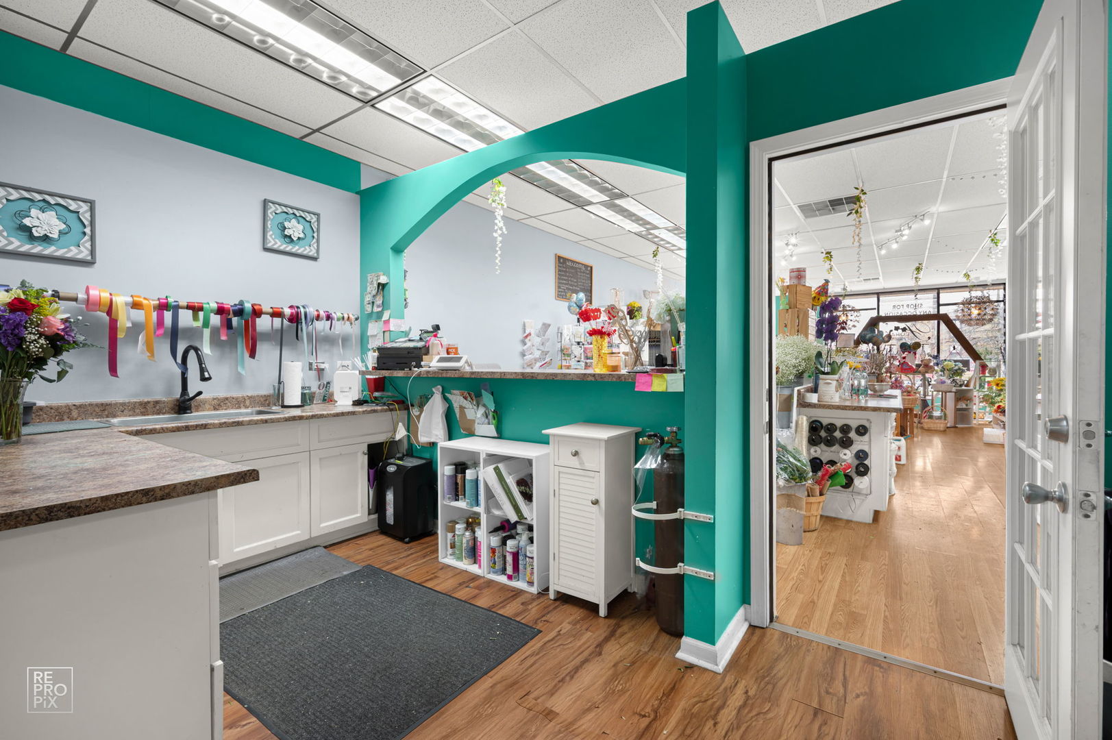 10502 S Roberts Road, Palos Hills, IL 60465