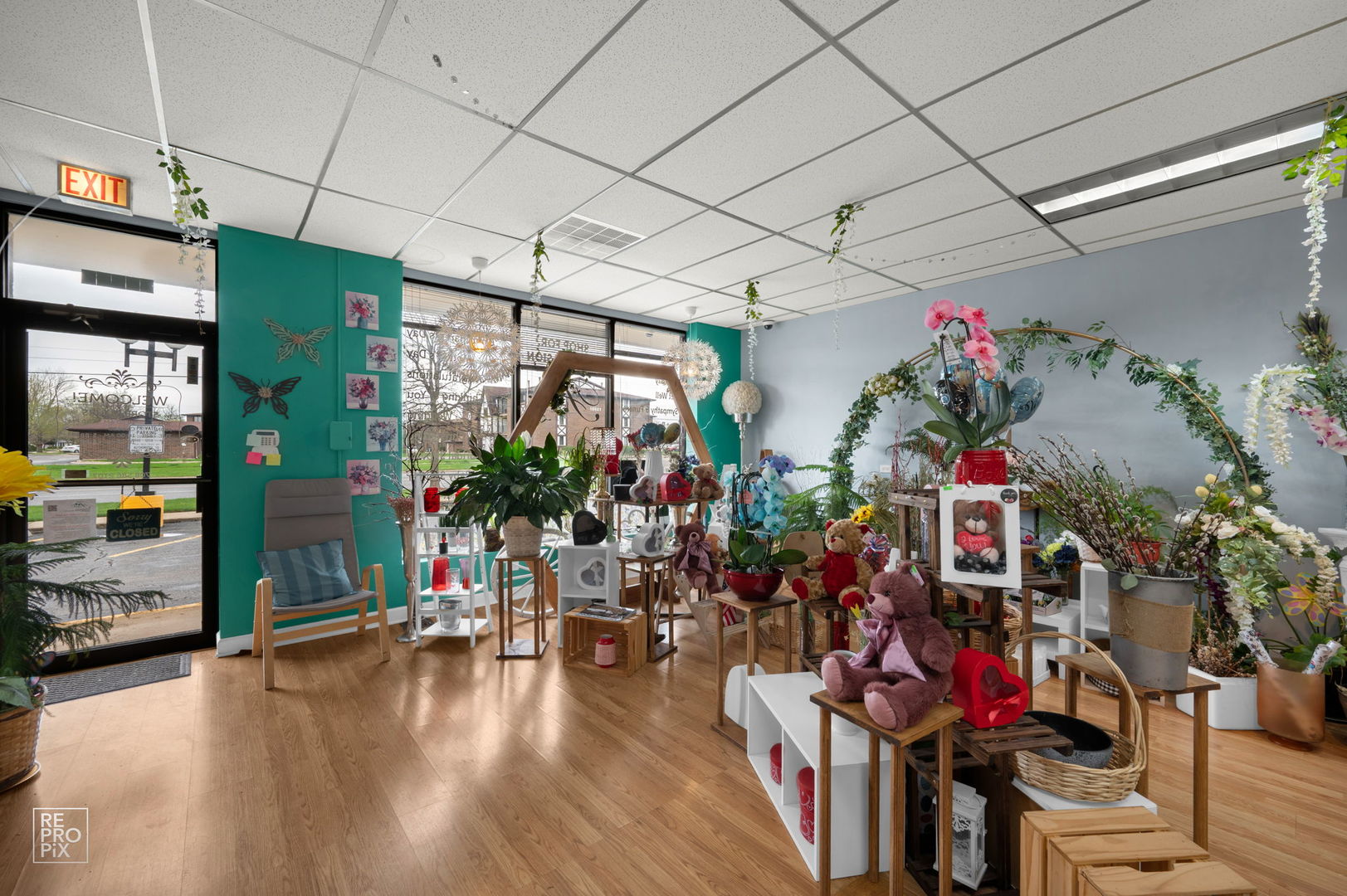 10502 S Roberts Road, Palos Hills, IL 60465