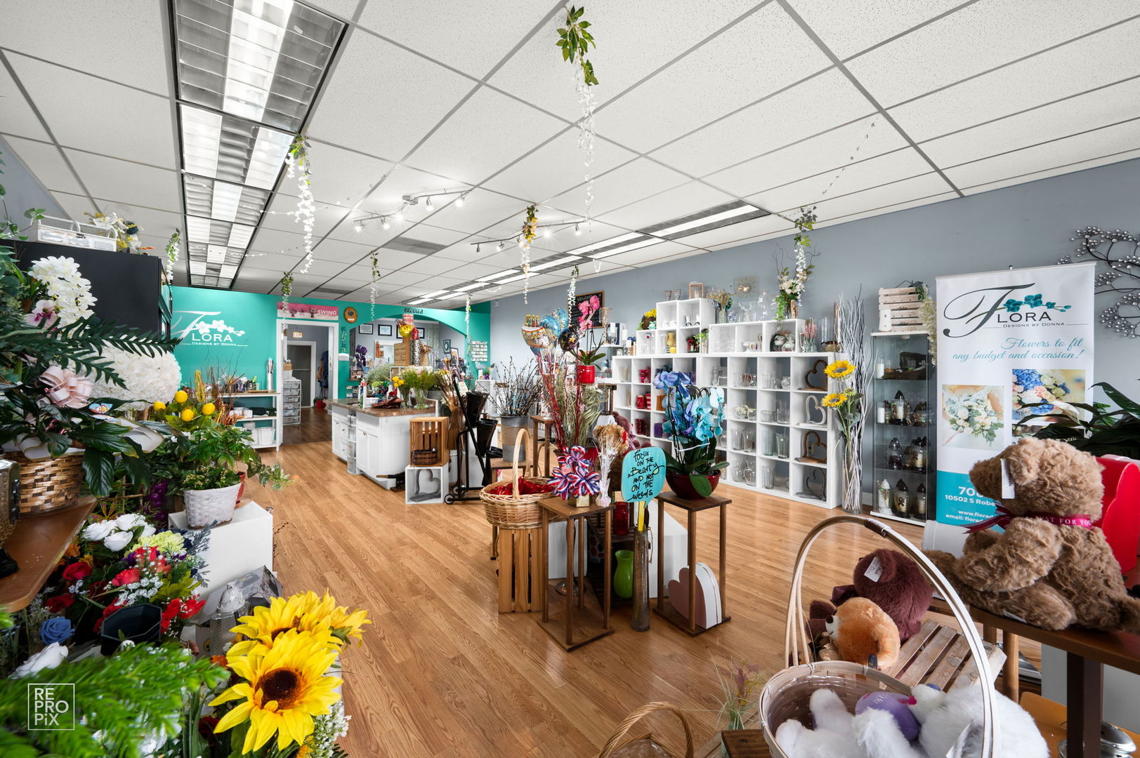 10502 S Roberts Road, Palos Hills, IL 60465