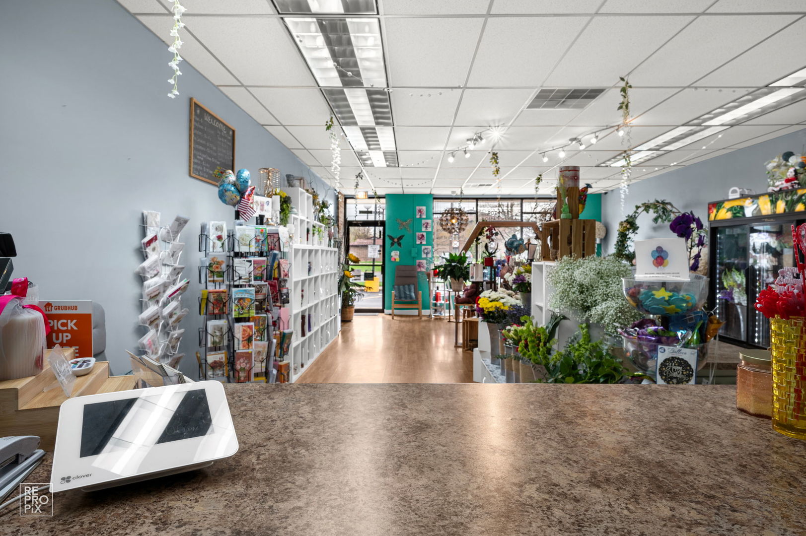 10502 S Roberts Road, Palos Hills, IL 60465