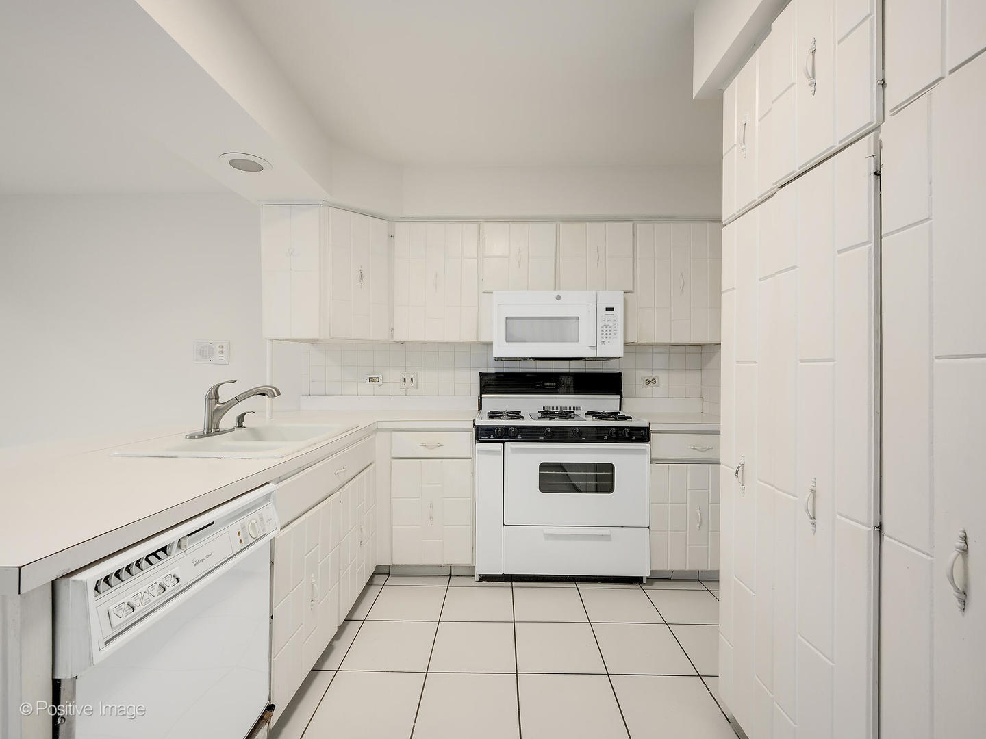 1117 Barberry Court, Downers Grove, IL 60515