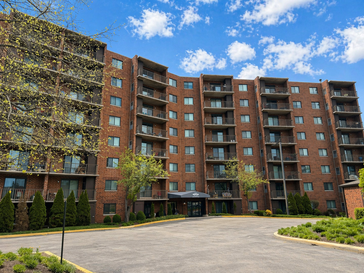 1 Bloomingdale Place #103, Bloomingdale, IL 60108