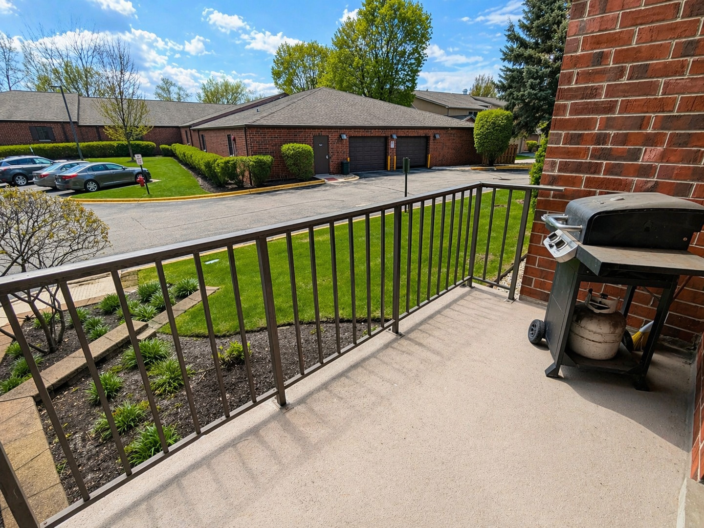 1 Bloomingdale Place #103, Bloomingdale, IL 60108