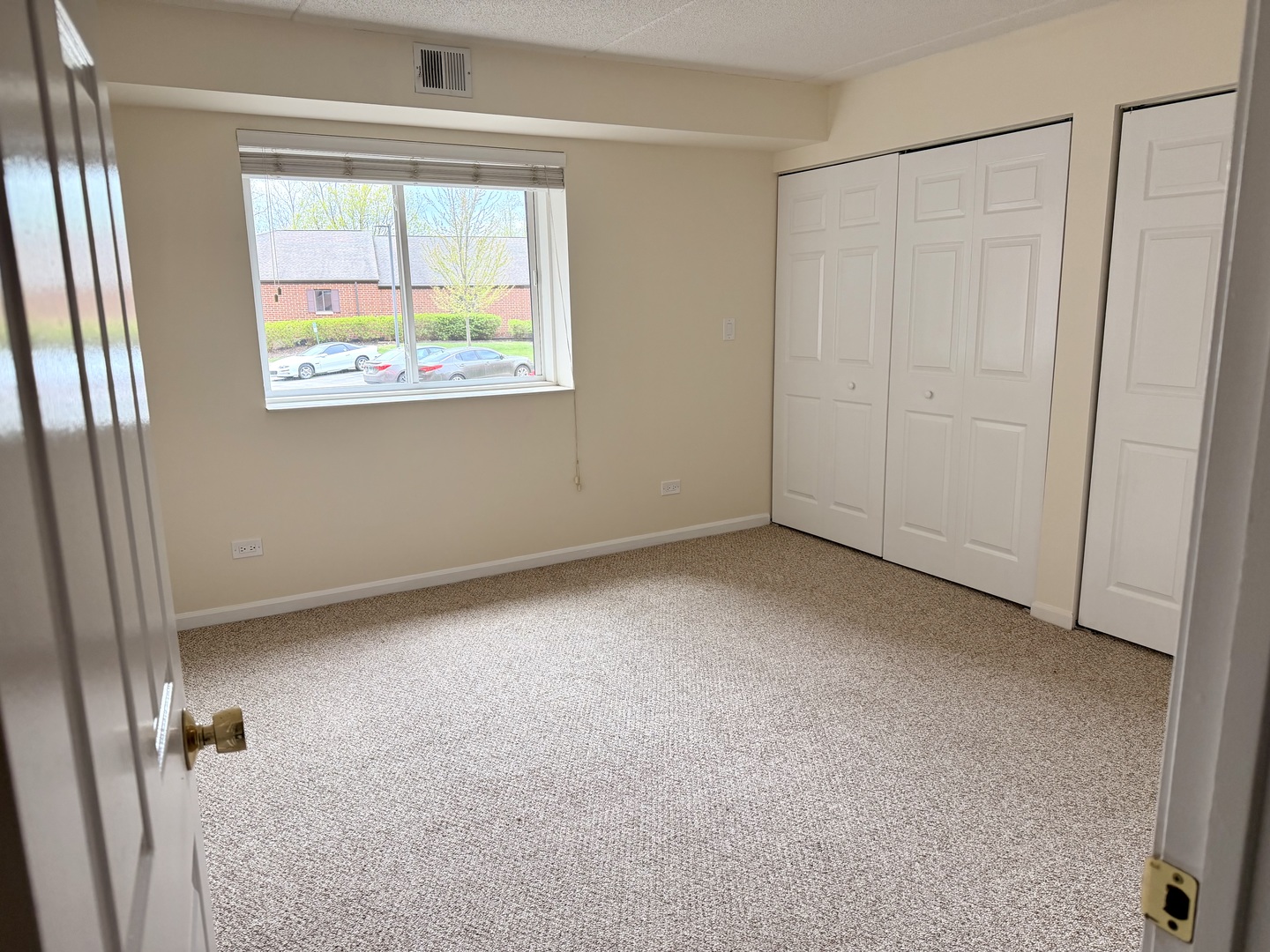 1 Bloomingdale Place #103, Bloomingdale, IL 60108