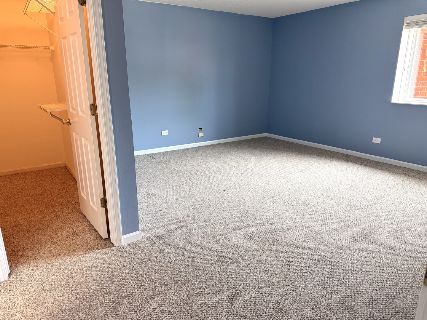 1 Bloomingdale Place #103, Bloomingdale, IL 60108