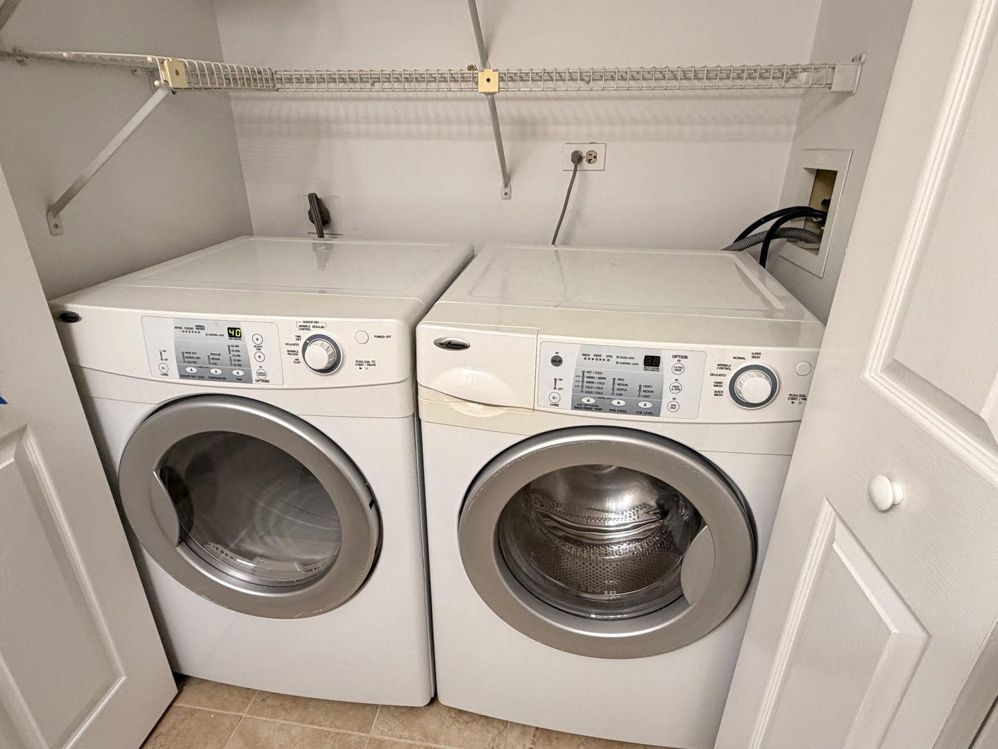 1 Bloomingdale Place #103, Bloomingdale, IL 60108