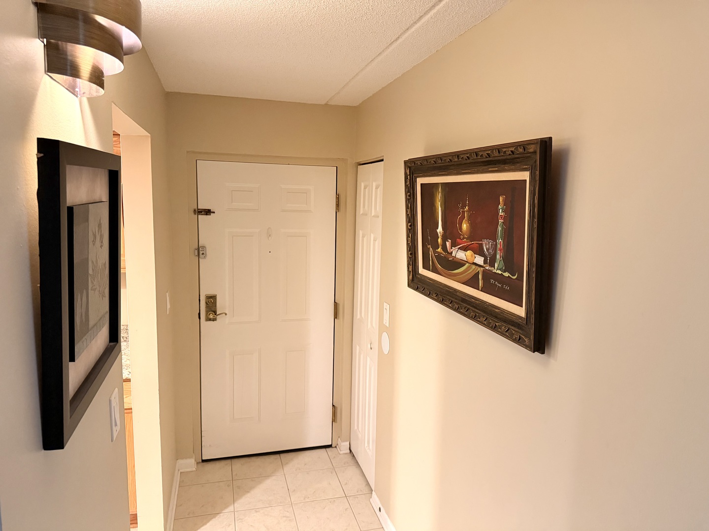 1 Bloomingdale Place #103, Bloomingdale, IL 60108