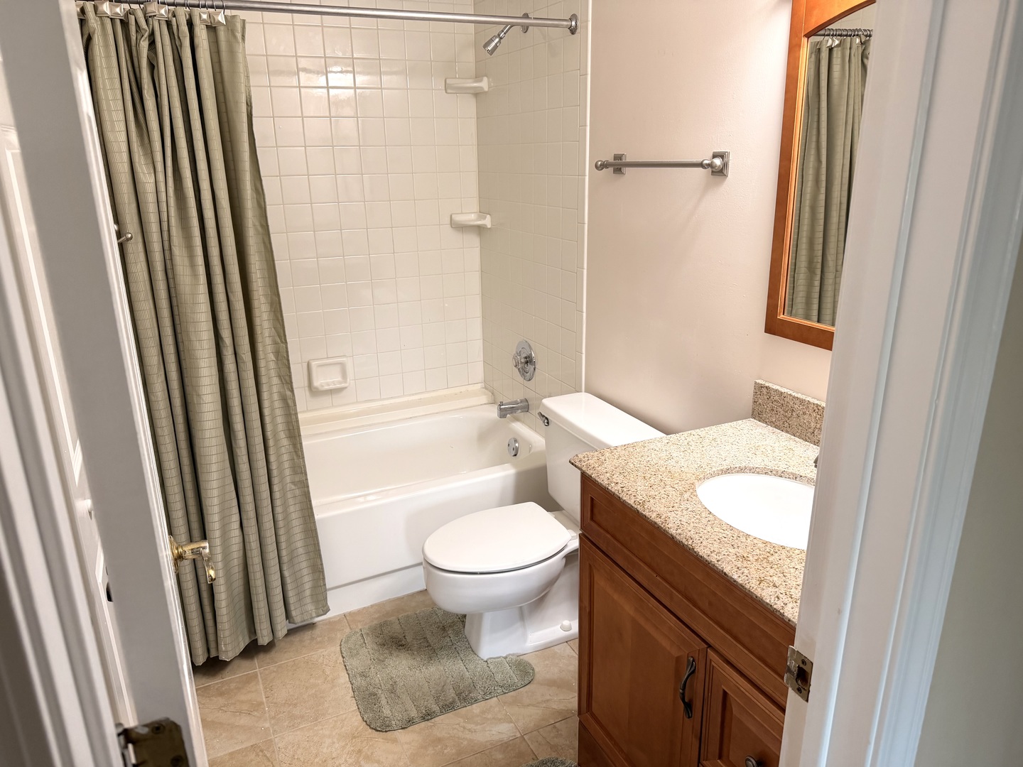 1 Bloomingdale Place #103, Bloomingdale, IL 60108