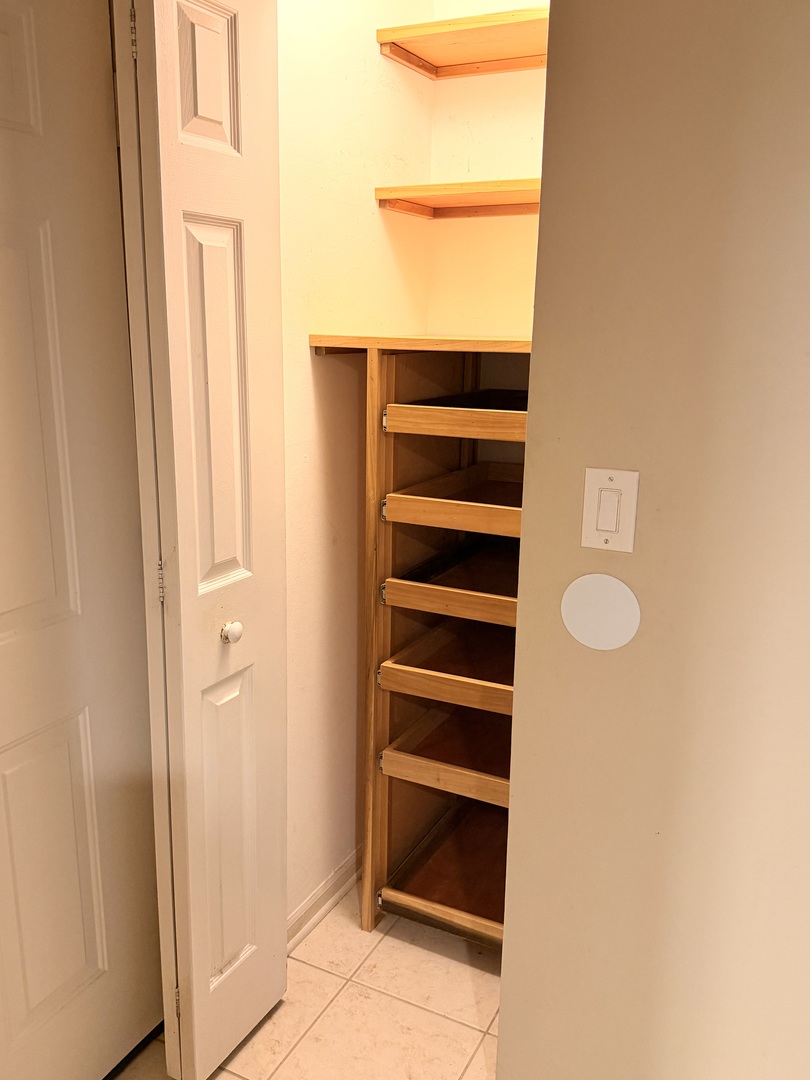 1 Bloomingdale Place #100, Bloomingdale, IL 60108