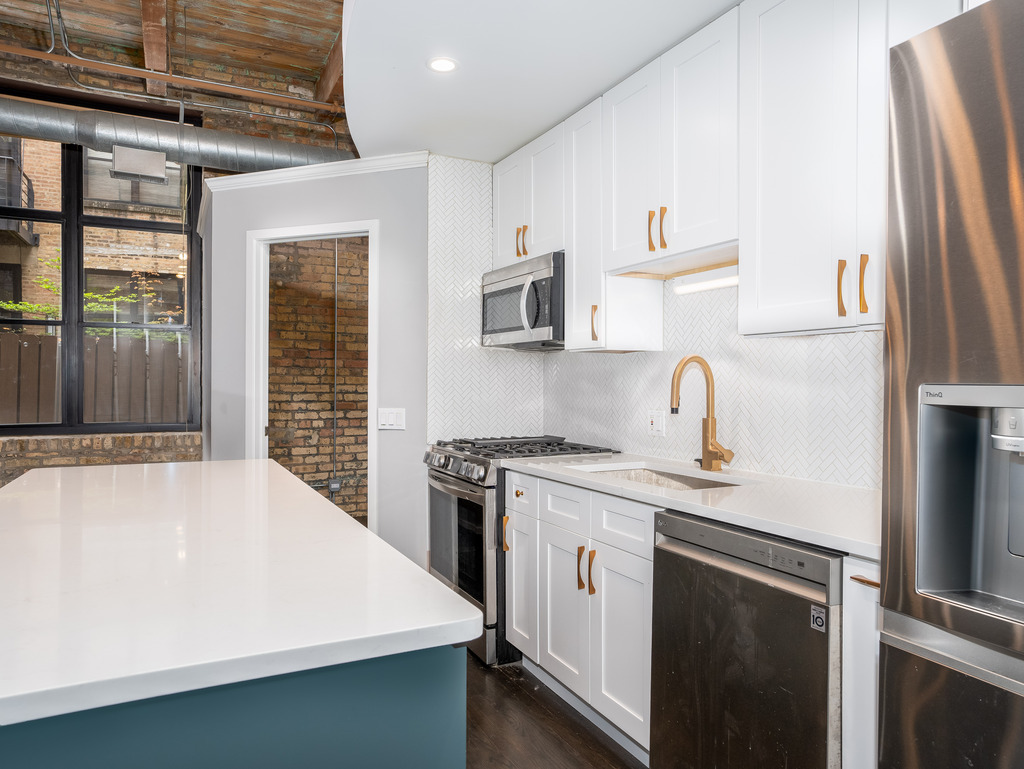 2300 W Wabansia Avenue #107, Chicago, IL 60647