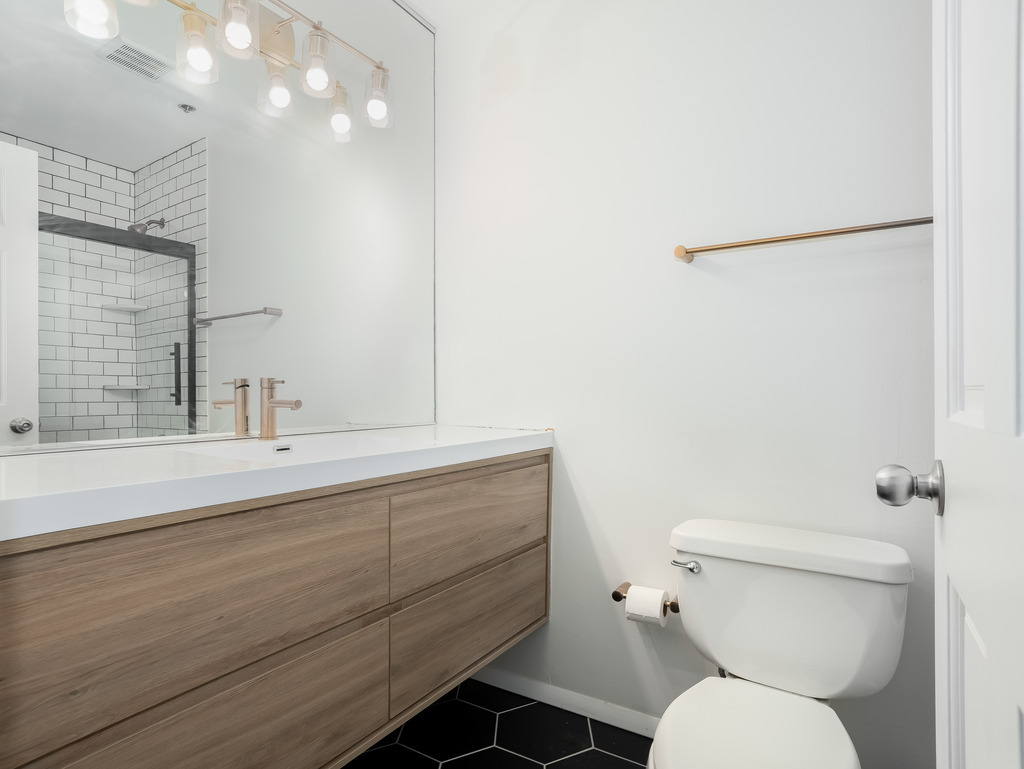 2300 W Wabansia Avenue #107, Chicago, IL 60647