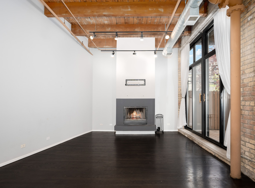 2300 W Wabansia Avenue #107, Chicago, IL 60647