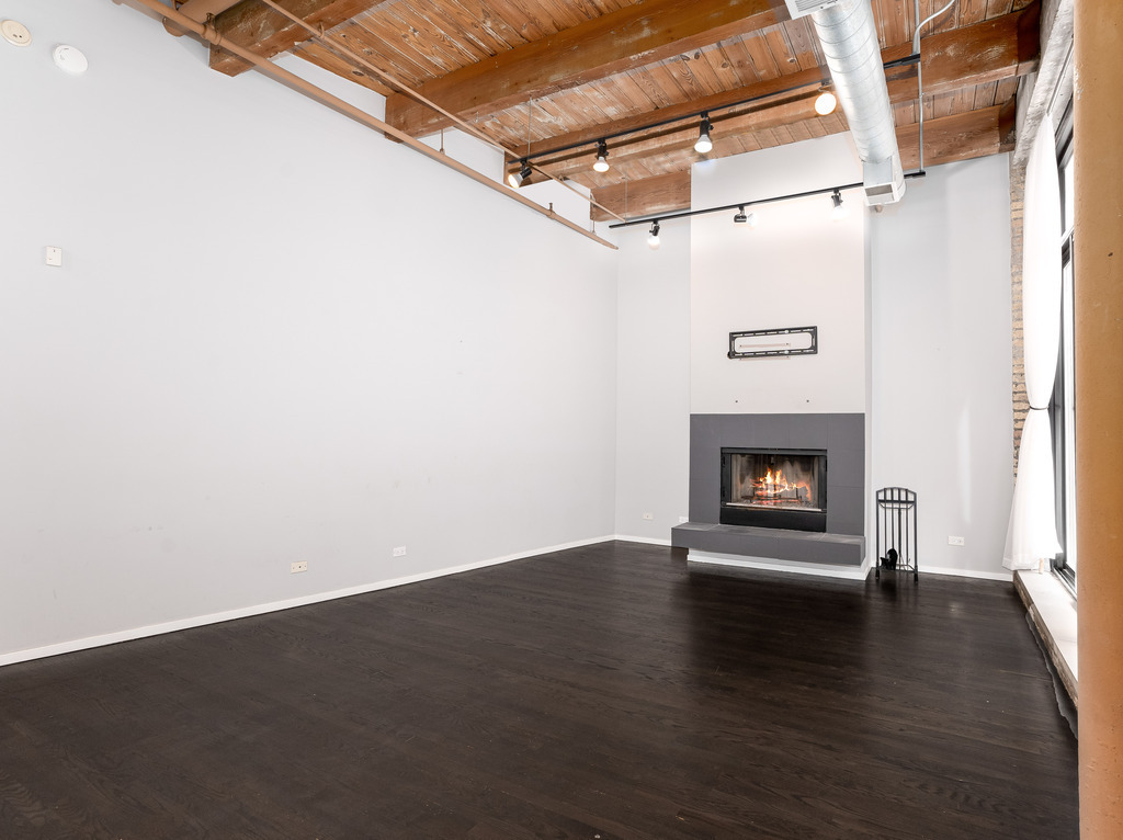 2300 W Wabansia Avenue #107, Chicago, IL 60647