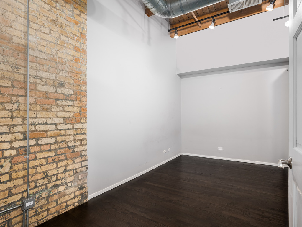 2300 W Wabansia Avenue #107, Chicago, IL 60647
