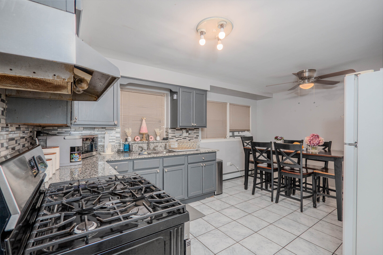 2702 N 74th Avenue, Elmwood Park, IL 60707