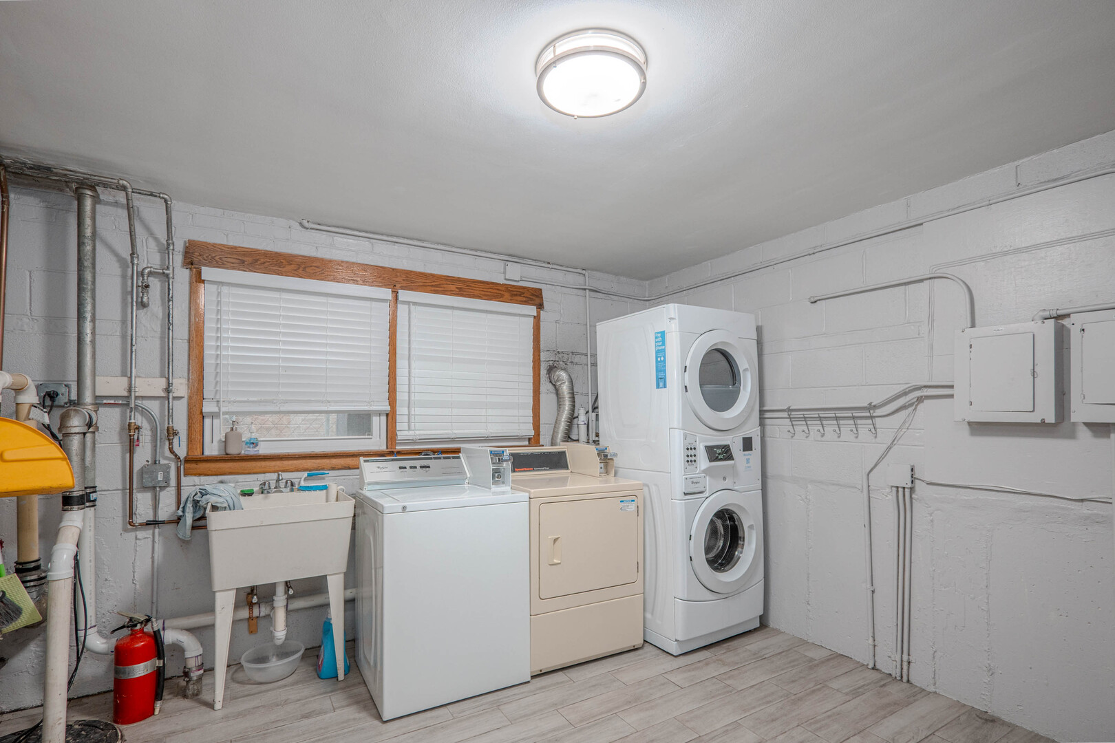 2702 N 74th Avenue, Elmwood Park, IL 60707