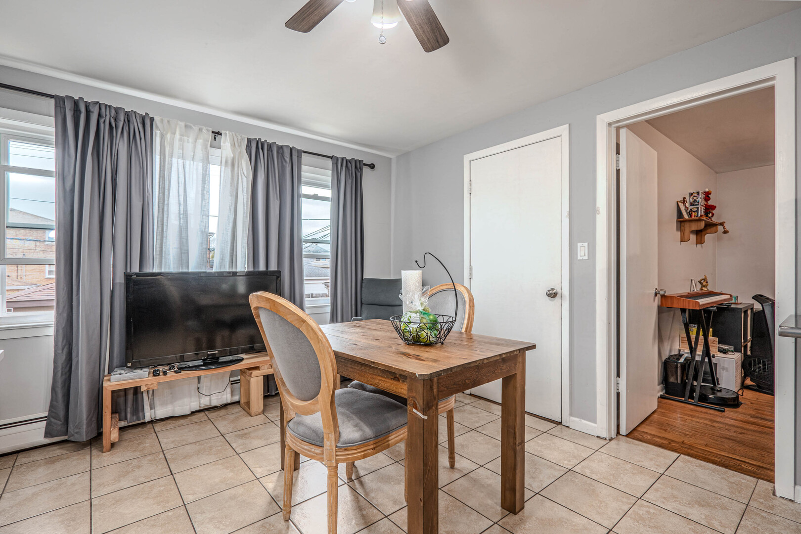 2702 N 74th Avenue, Elmwood Park, IL 60707