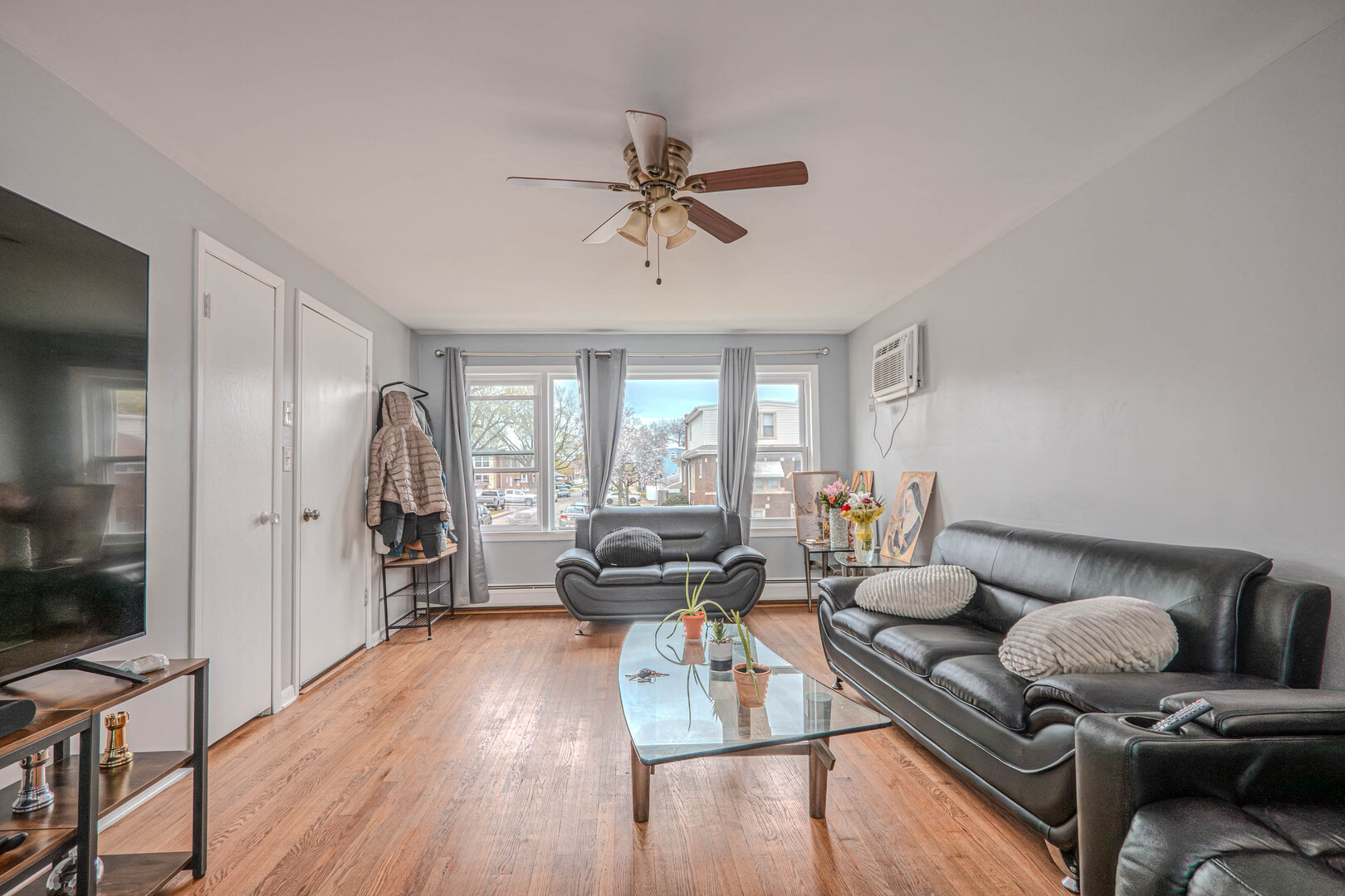 2702 N 74th Avenue, Elmwood Park, IL 60707