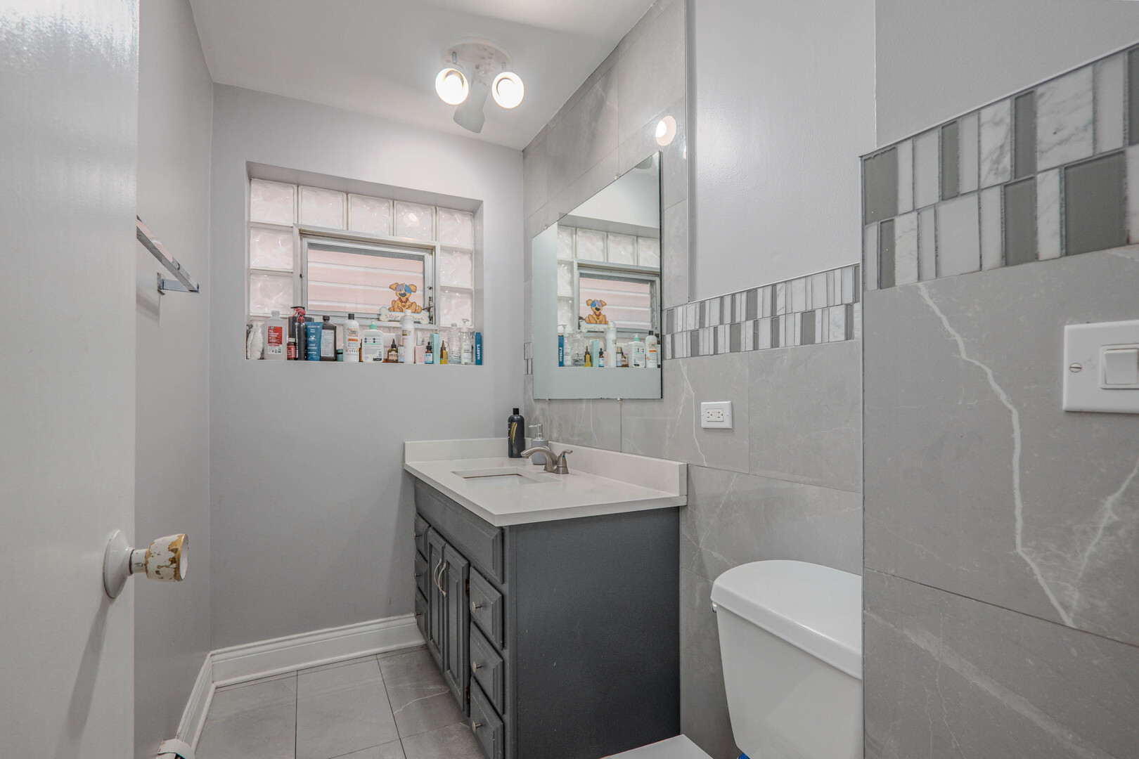 2702 N 74th Avenue, Elmwood Park, IL 60707