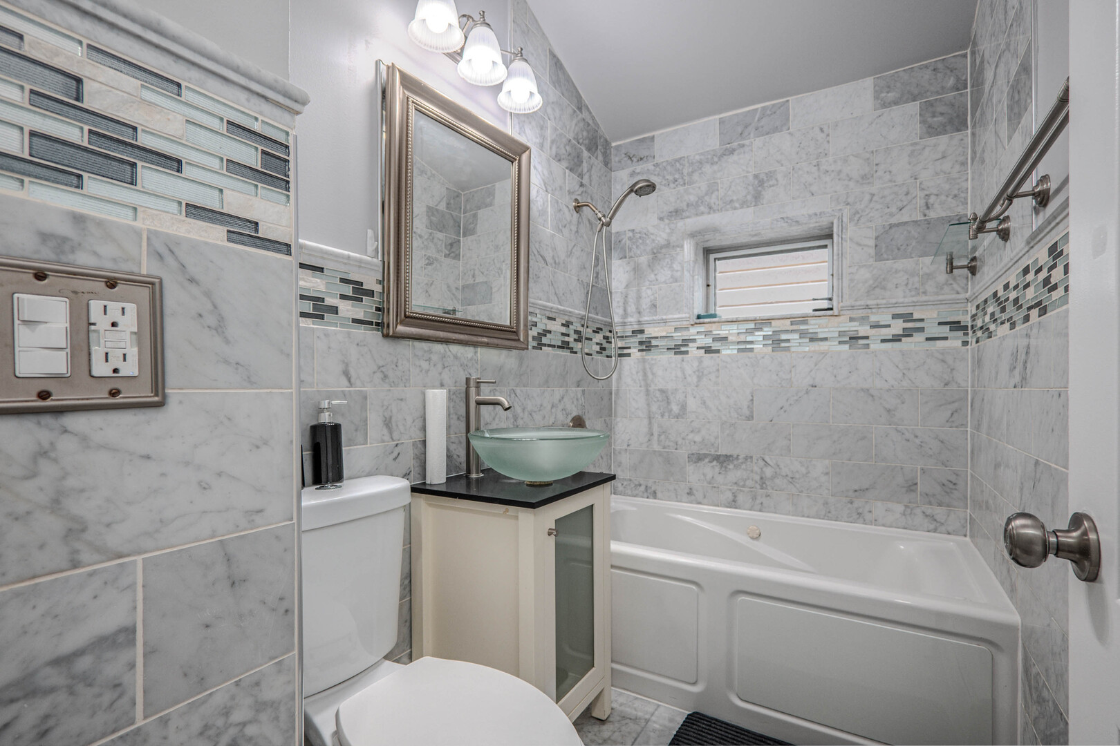 2702 N 74th Avenue, Elmwood Park, IL 60707