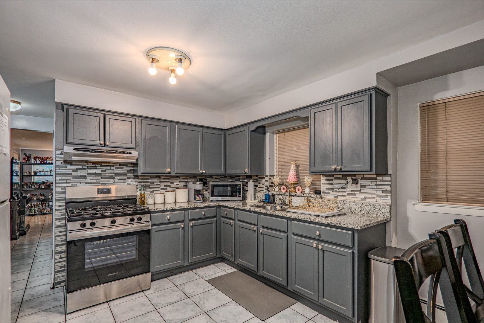 2702 N 74th Avenue, Elmwood Park, IL 60707