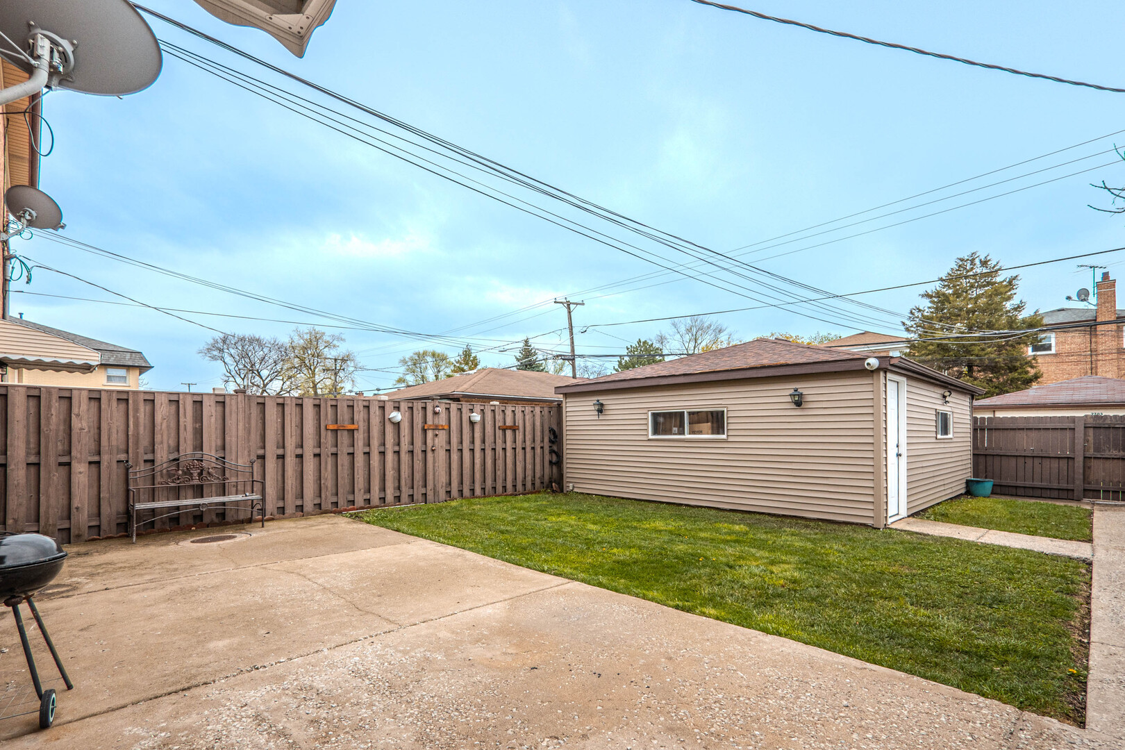 2702 N 74th Avenue, Elmwood Park, IL 60707