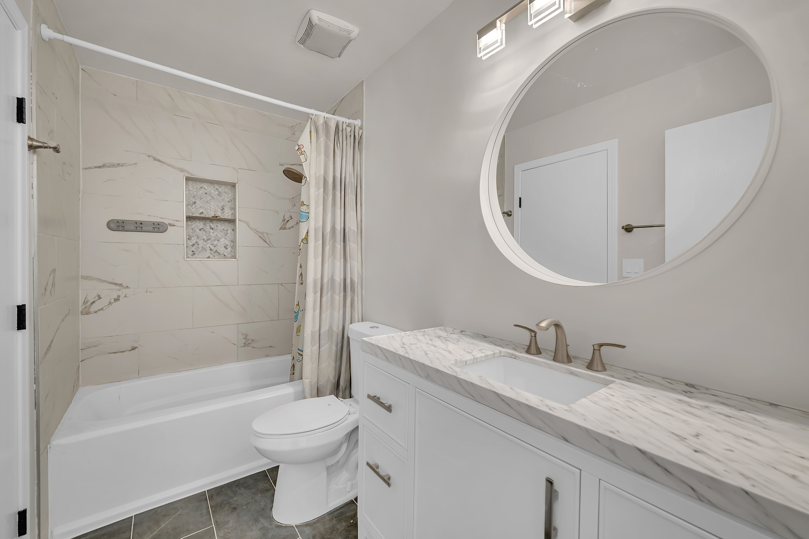 2808 SHELLY Lane, Aurora, IL 60504