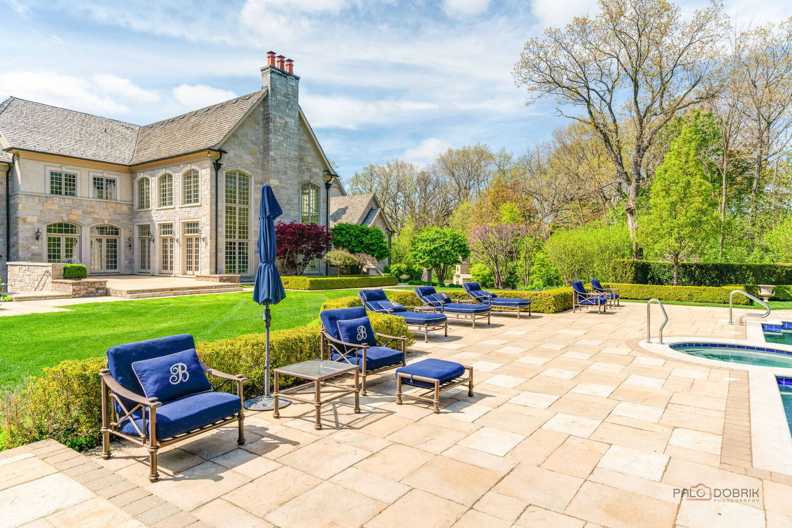 93 Hawley Woods Road, Barrington, IL 60010