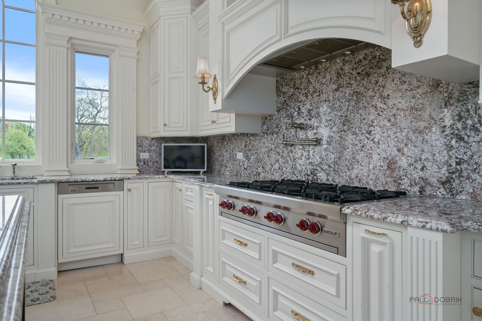 93 Hawley Woods Road, Barrington, IL 60010