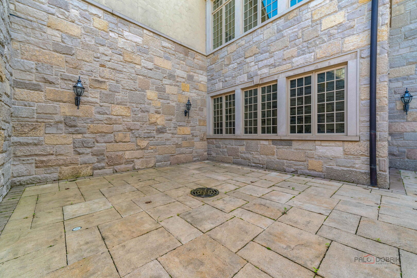 93 Hawley Woods Road, Barrington, IL 60010